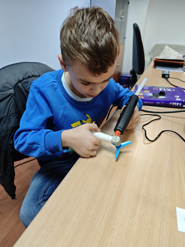 Vetrna energija: Zgradi svojo mini elektrarno!