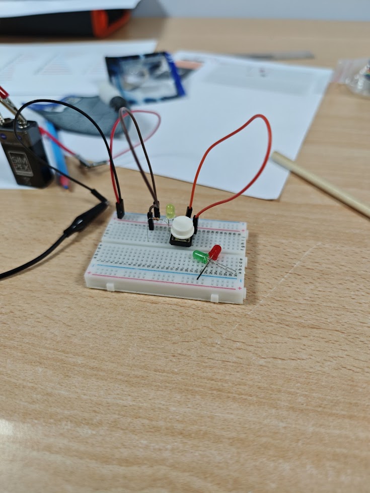 Sporočilo v svetlobi – delavnica Morsejeve abecede